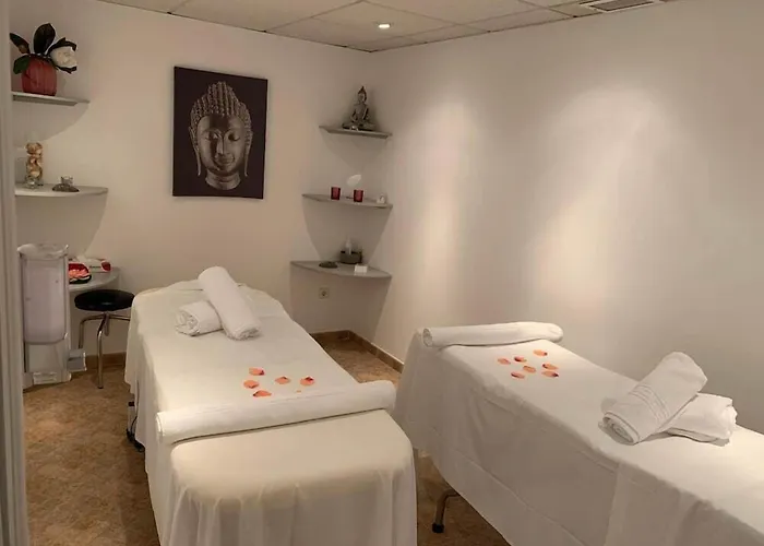 Monarque Sultán Apartahotel