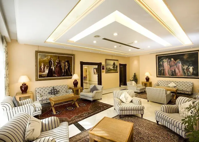 Monarque Sultán Apartahotel 4*