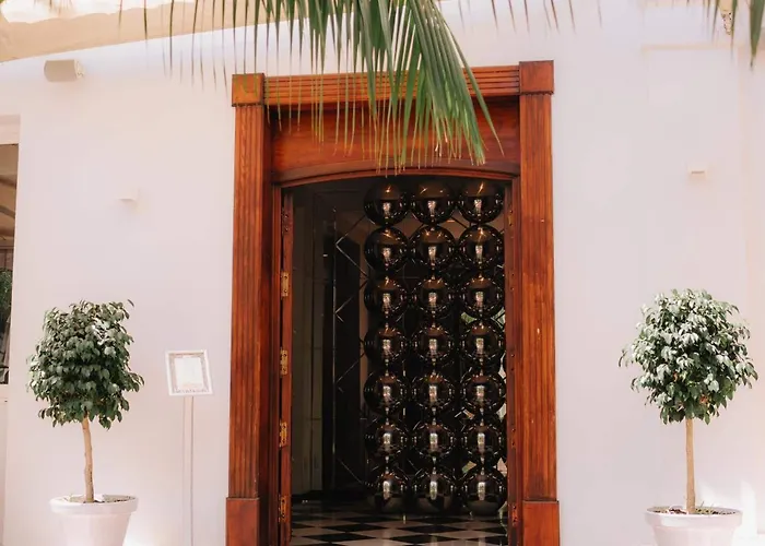Monarque Sultán Apartahotel 4*